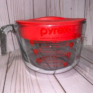 PYREX PREPWARE 8 cup measuring bowl with lid.